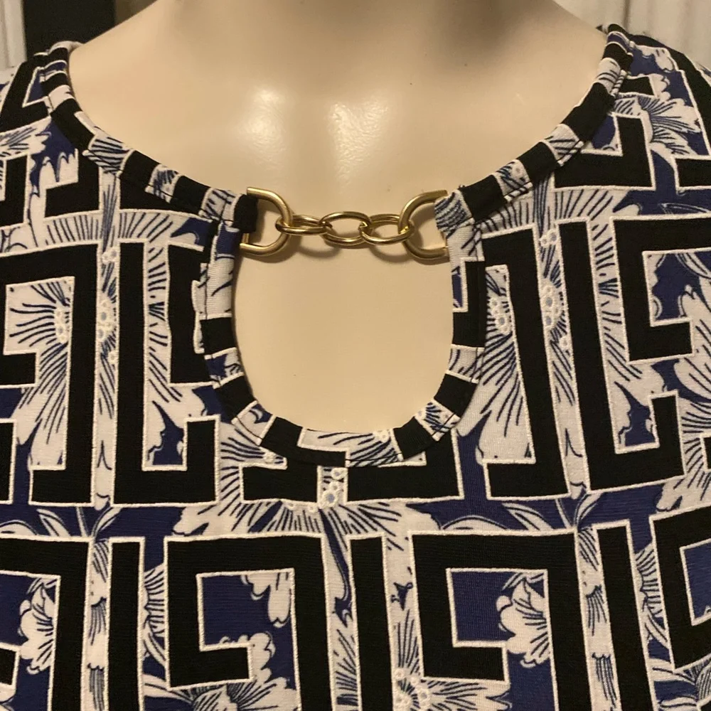 80 Park By Design sz M Blue and Black Floral and Geometric Pattern Short Sleeves - Picture 3 of 8